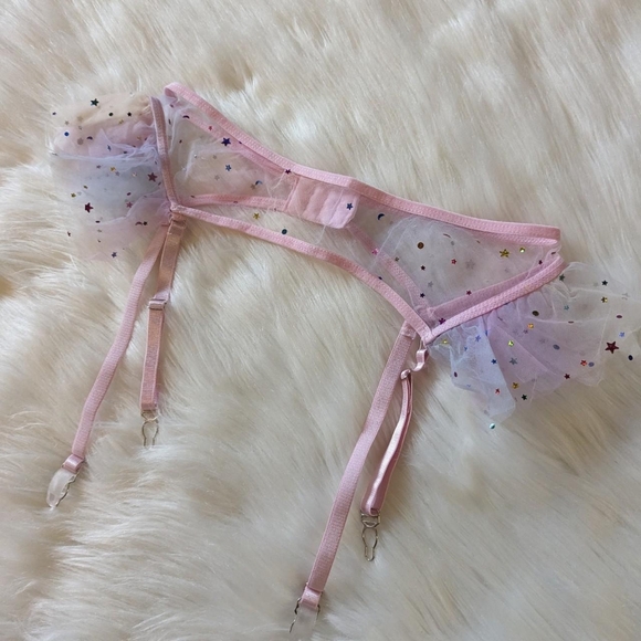 Garter Belt - Picture 5 of 6